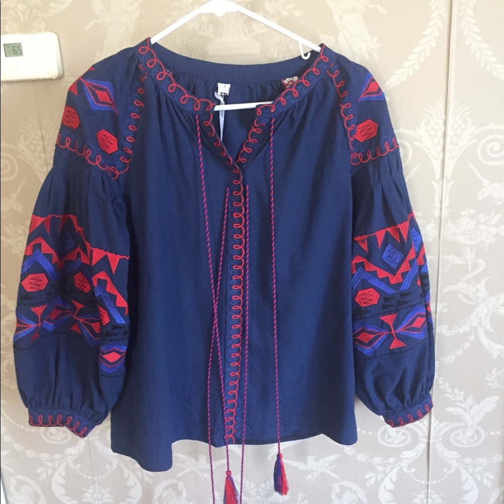 Embroidered blouse - Picture 2 of 3